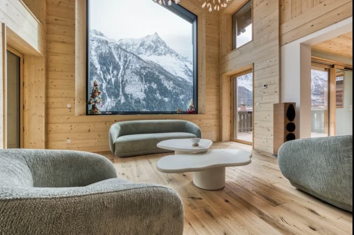 Chalet Black Bear